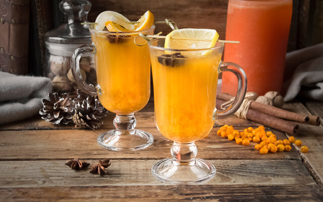 gin+caramel+cocktail+in+tall+glass.jpg