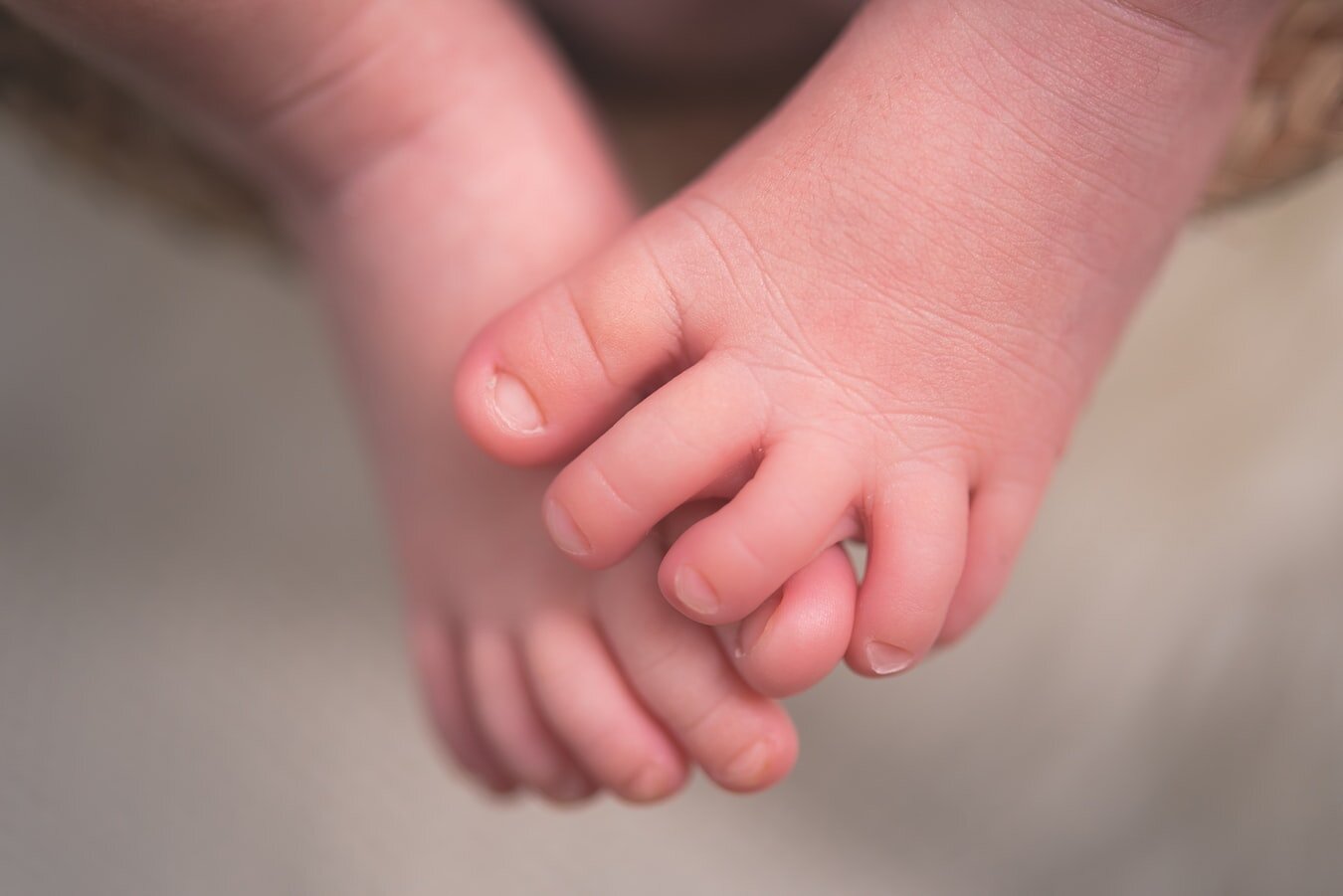 TOES.jpg