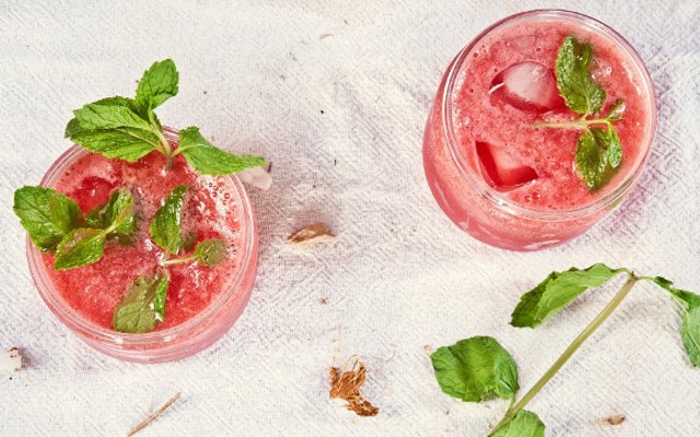 Rhubarb pink gin