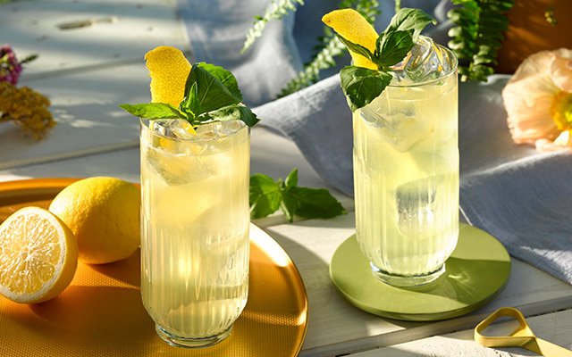 Lemon cocktail