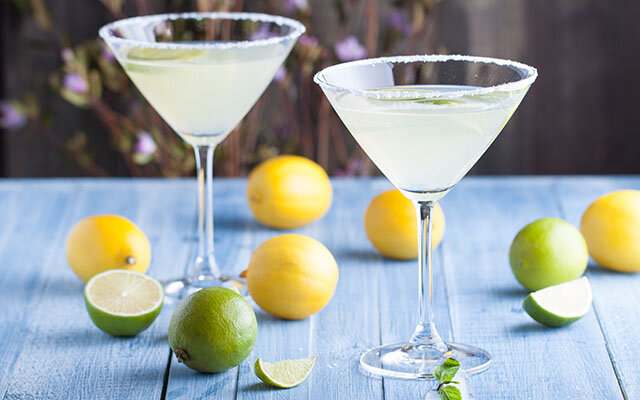 8 of the best three-ingredient gin cocktails to try at home! >>