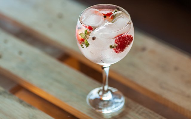 Gin and tonic