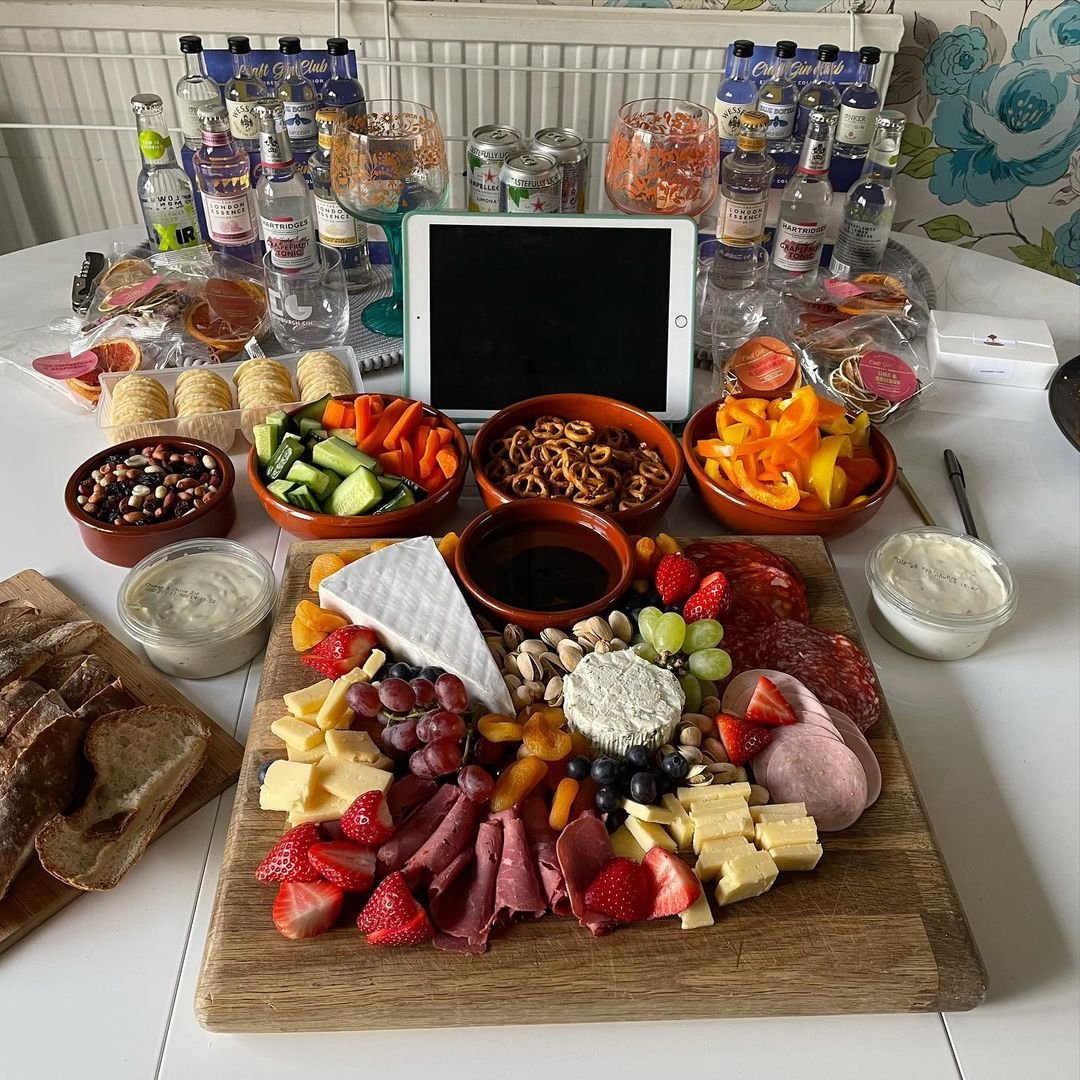 Gin and a buffet 