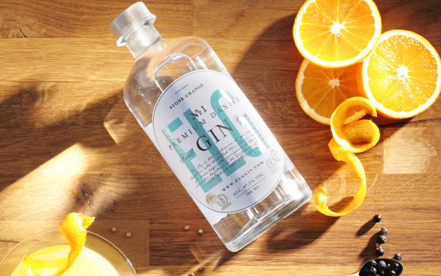 Elg Gin Number 1 with orange and juniper berries