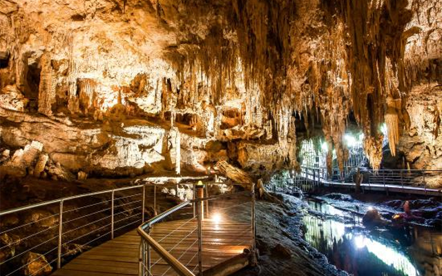 cave australia