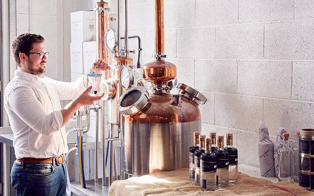 Making Marabelle gin. (Credit: P&O Cruises)
