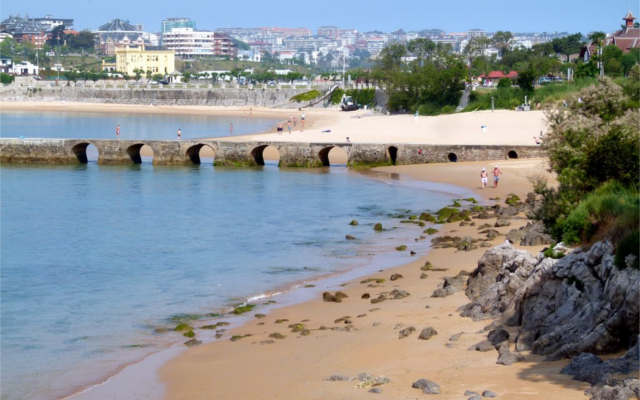 playa de los bikinis blue flag santander siderit gin