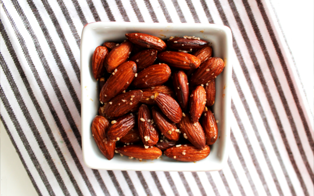 Almendras Pimenton Smoked Paprika Almonds Tapas with Gin and Tonic