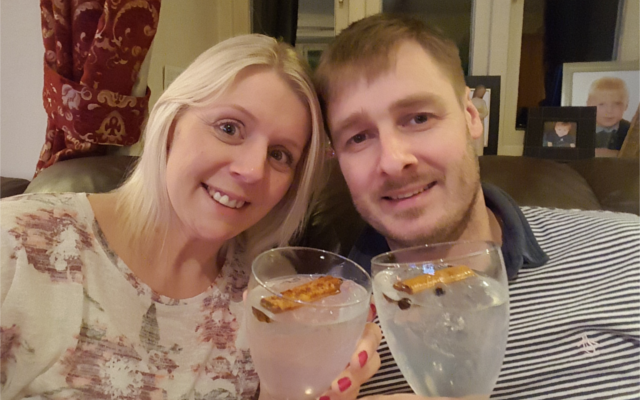 crossword champion winners drinking gin and tonics
