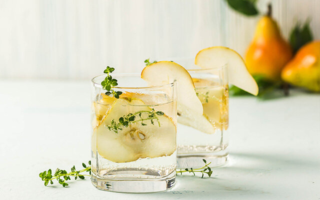 Spiced+Pear+Negroni.jpg