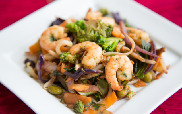 Super speedy stir fry with prawns and vegetables