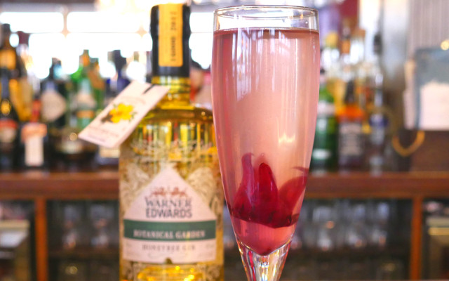 Warner Edwards Honeybee Gin and Prosecco cocktail Buzzecco