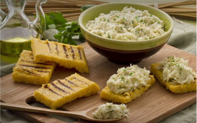 Polenta and cod cichetti with parsley topping