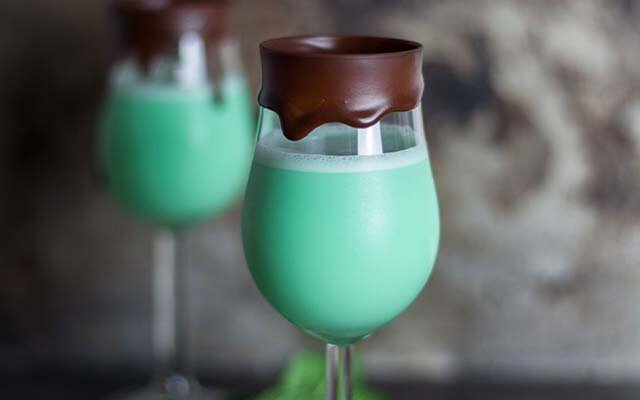 Mint chocolate Grasshopper cocktails.jpg