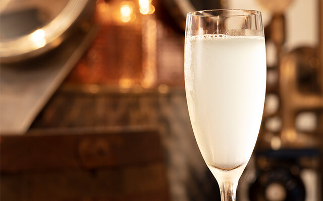 french-75-cocktail-champagne-flute-close-up.jpg