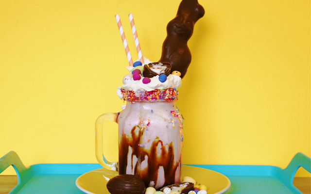 Gin+Easter+Freakshake+with+chocolate+cream+whipped+cream+lindt+bunny+smarties+easter+eggs+and+mini+eggs+and+sprinkles.png