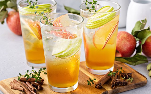 Rhubarb & Apple Gin Fizz 