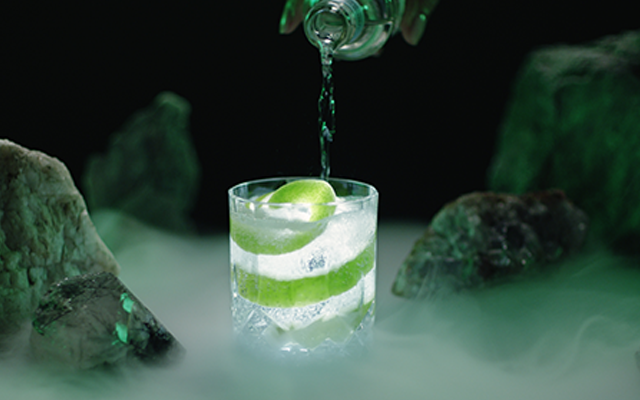 gin+tonic+with+apple.png