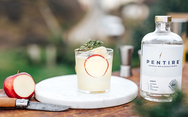 Apple and thyme non-alcoholic cocktail