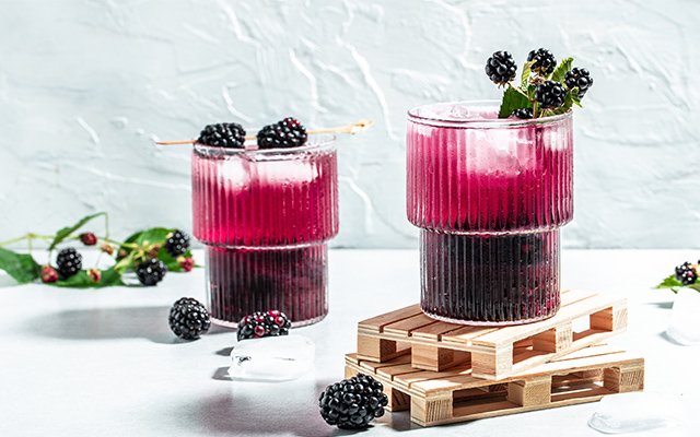 Blackberry Gin with a blackberry garnish