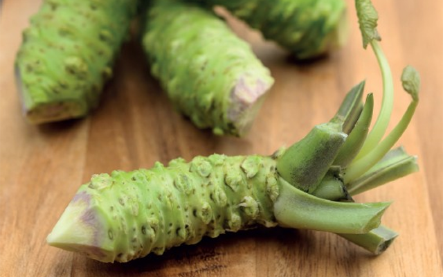 Green wasabi peas