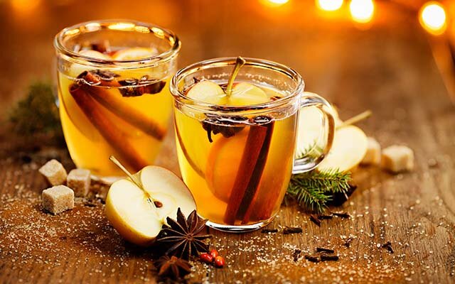 Hot spiced gin and apple punch: get the recipe >>