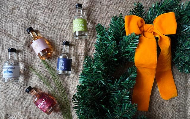 Wreath of miniature gins