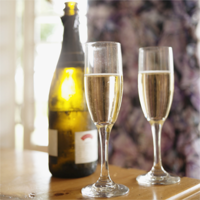 Warner Edwards Elderflower gin and prosecco fizz cocktail