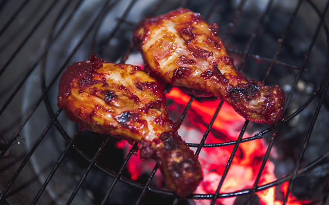 sticky-gin-marinaded-bbq-chicken-wings.jpg
