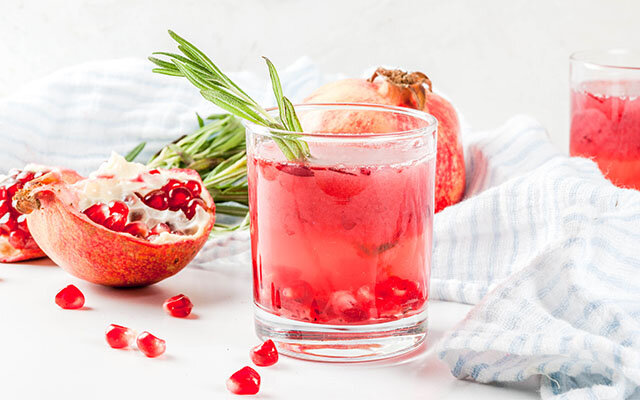 7 delicious garnish ideas for winter gin and tonics! Discover them here >>