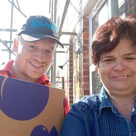 Another wonderful postman and another wonderful #GinBoxSelfie from Julie S!