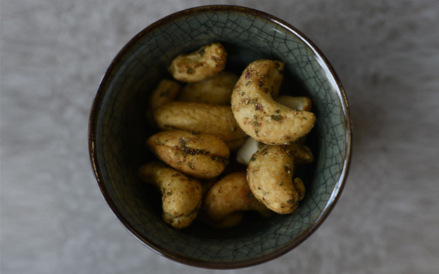 chikas+chilli+and+lime_nuts+1.png