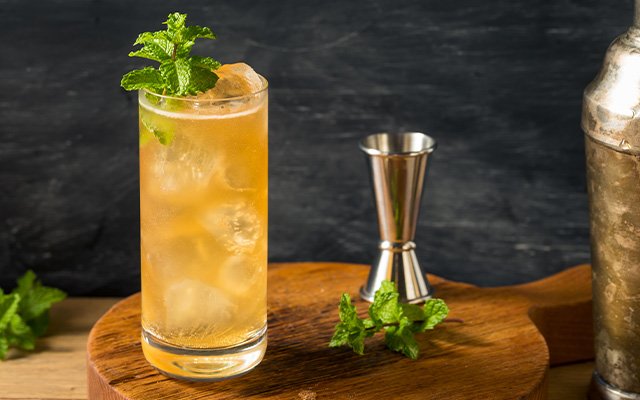 Gin & Ginger Beer cocktail recipe