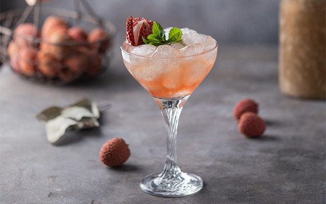 Lychee, gin and sparkling white wine cocktail recipe