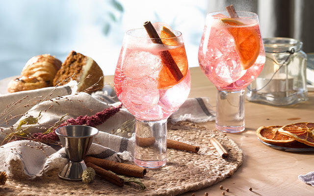 Craft Gin Club's November 2021 Perfect G&T, Mad Owl Special Edition Gin and Lixir Pink Grapefruit Tonic Water.jpg