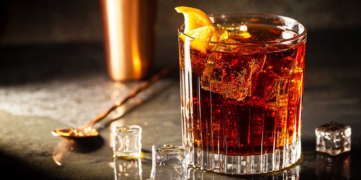Cola, amaretto and gin come together in this stunning cocktail recipe