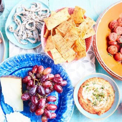 Manomasa roasted red pepper dip