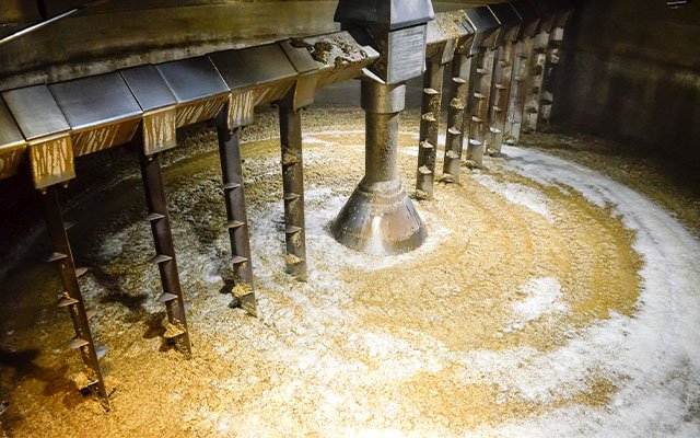 Whiskey mashing process