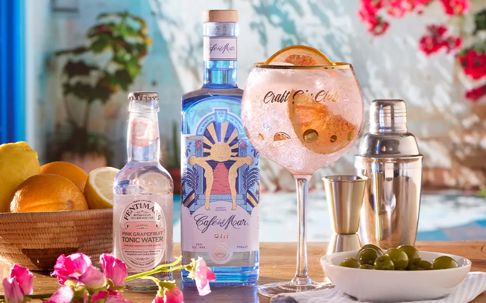 The perfect way to serve Café del Mar Gin with tonic