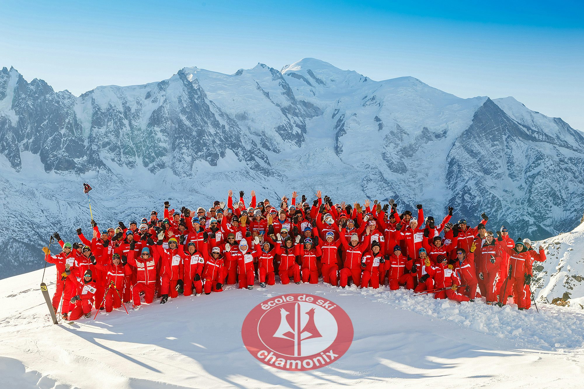 Photo d'un grand groupe de moniteurs ESF 