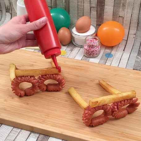 Charcoal Companion Spiral Hot Dog Cutter