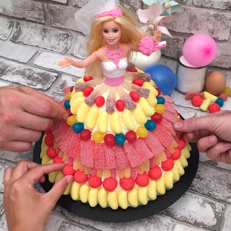 Le gâteau bonbons Barbie