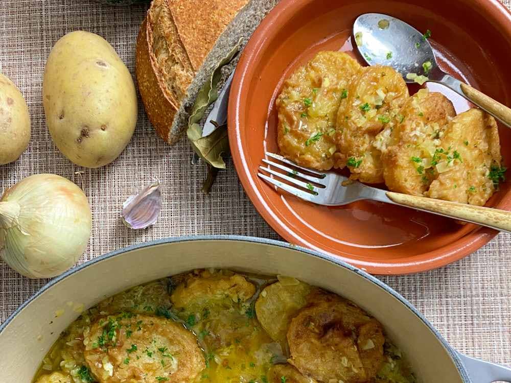Spanish potatoes stew, "patatas a la importancia"