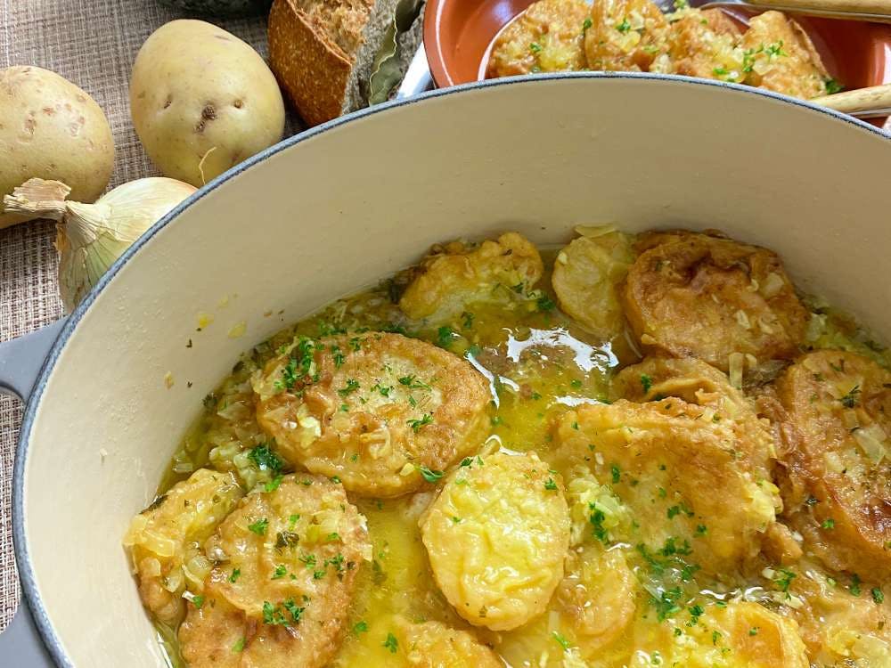 Spanish potatoes stew, patatas a la importancia