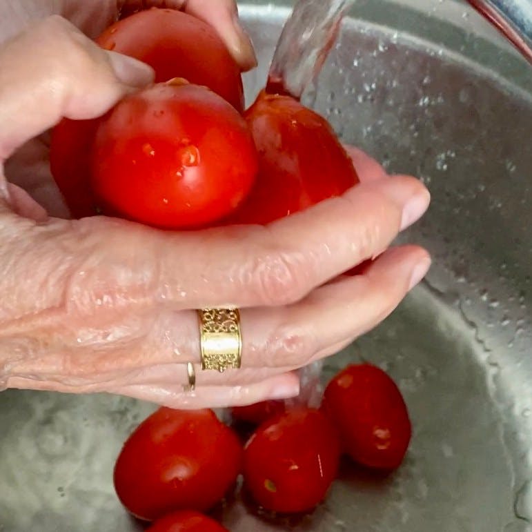 washing tomatoes