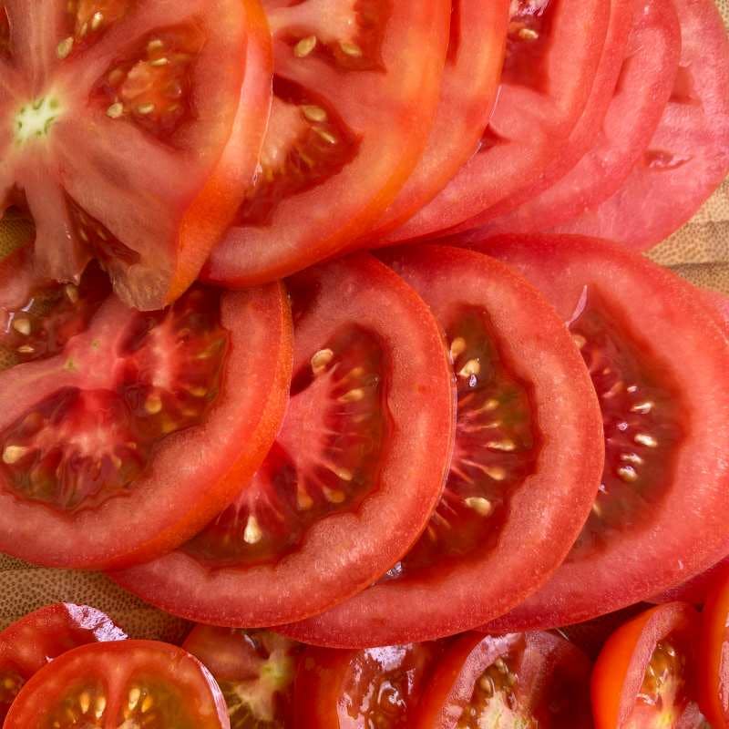 Slices of tomato