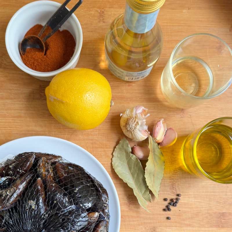 Ingredient for making pickled mussels