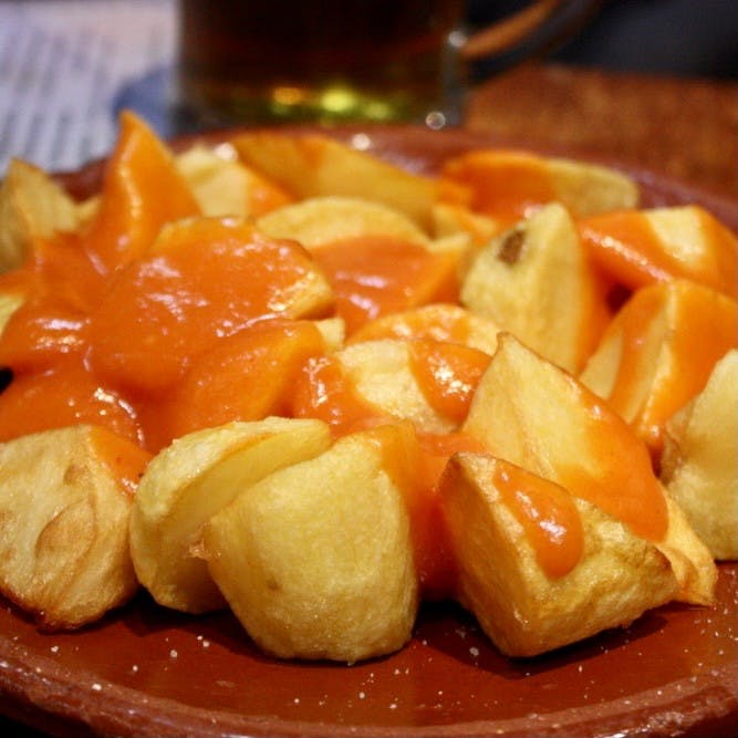 Patatas bravas tapa