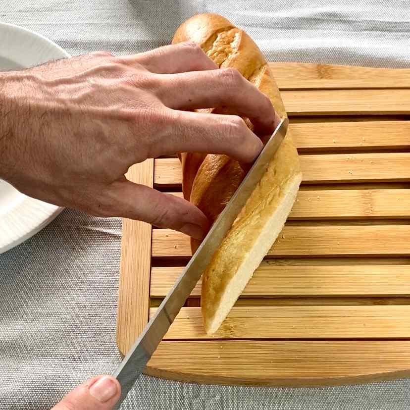 Slicing brioche