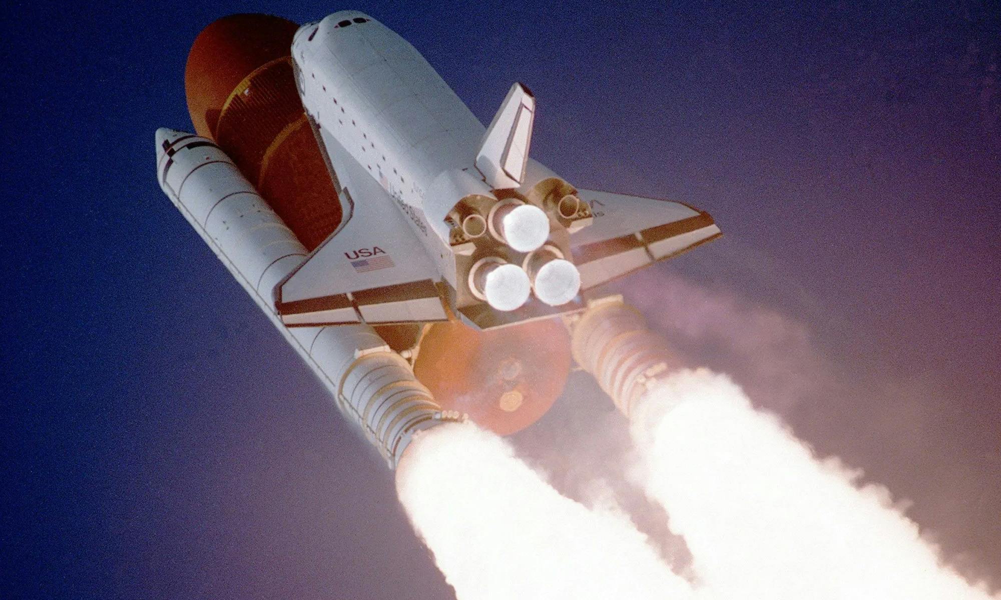 Chelsea Apps a rocket taking off